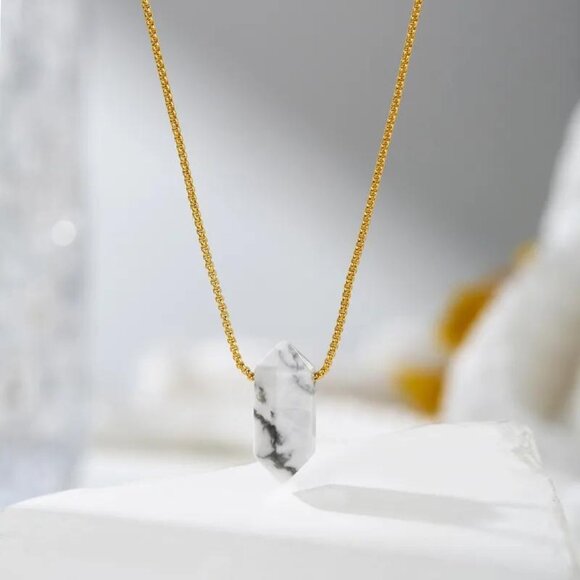 Gold-Tone Necklace with White Pine Crystal Pendant - Picture 1 of 2